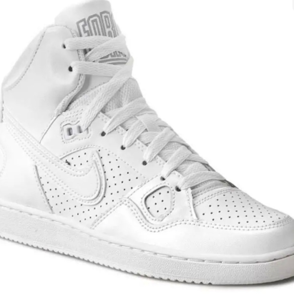 Nike women’s son of force mid